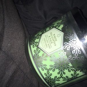 This is an Bath and body’s works candle new and smells worth it 😊
